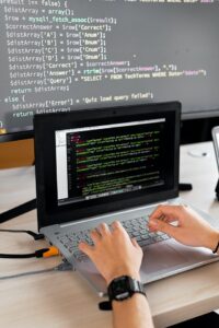 ¿Cómo ejecutar código JavaScript en la terminal? - De Junior a Senior ...